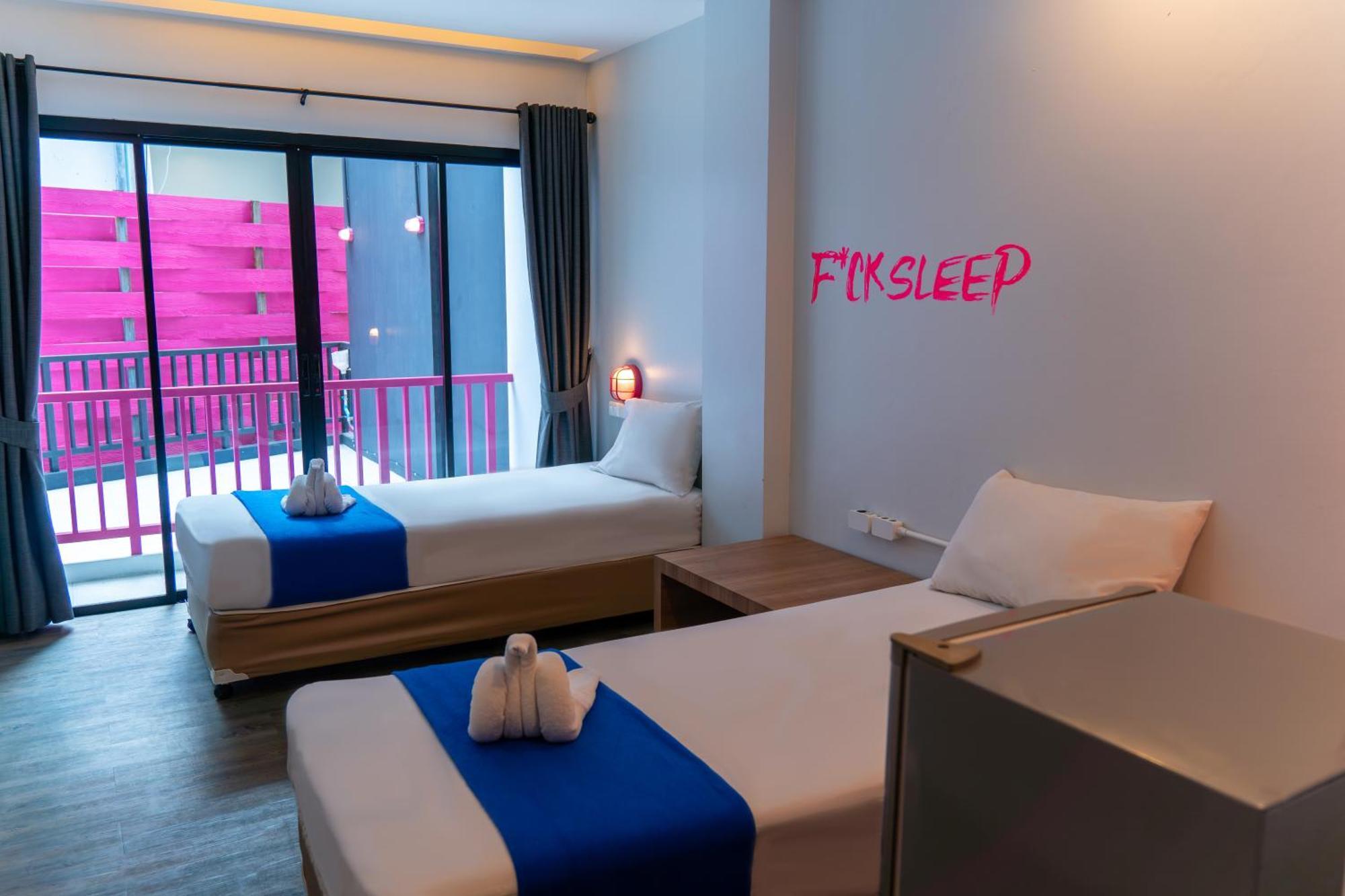 Hostel Slumber Surf Phuket Kata Exterior foto